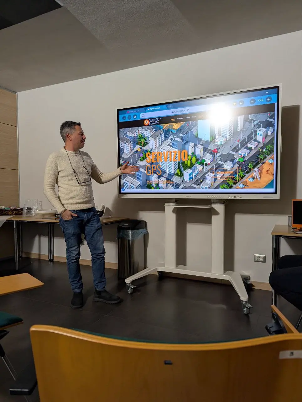 Alberto mostra di cosa si occupa Engim Srl